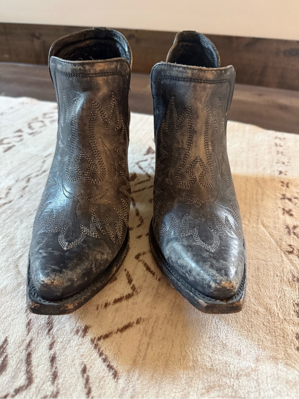 Ariat Dixon — Distressed Black